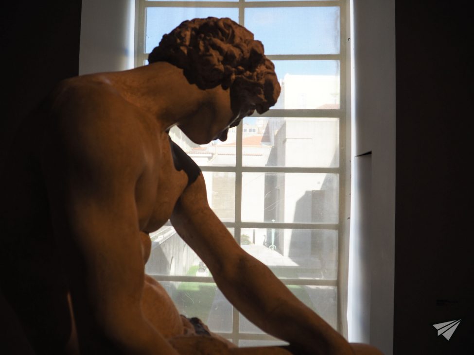 Museu do Chiado statue