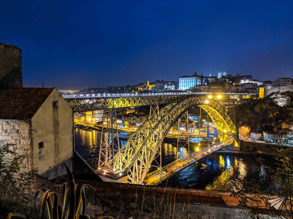 bridge Ponte Luís I by night